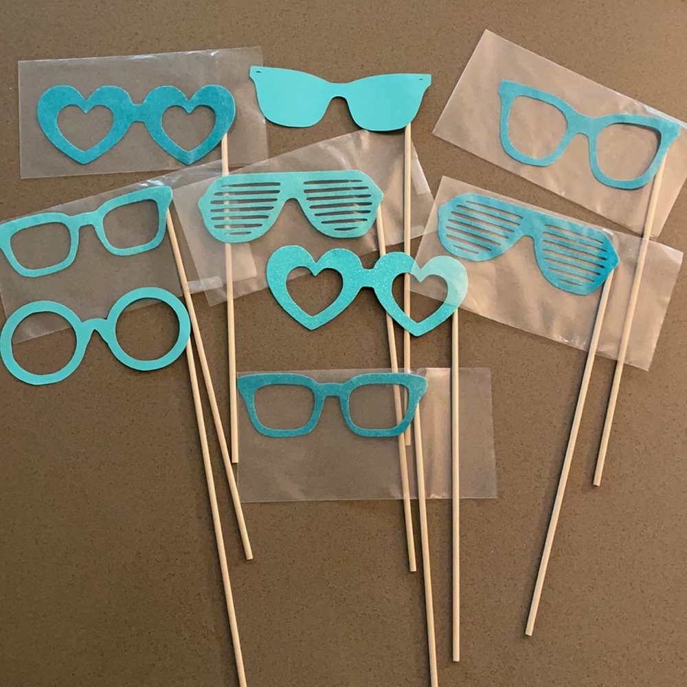 Photo Booth Props - Picture 3 of 13
